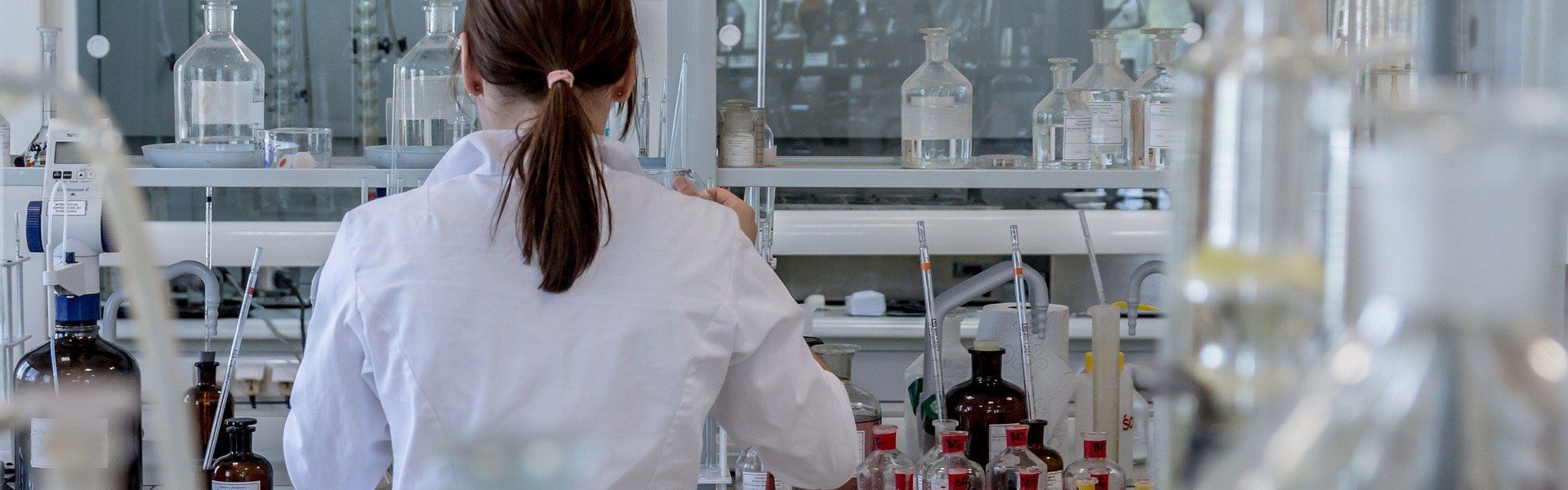 29 Cool Chemistry Gifts For Science Nerds & Chemists