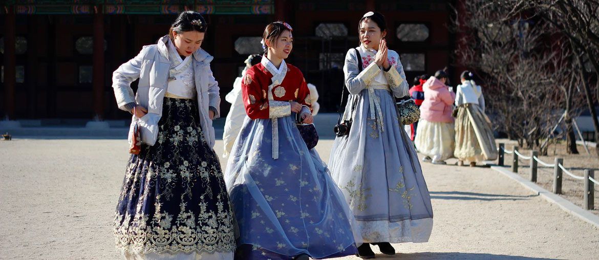 27 Best Traditional Korean Gifts & Souvenirs