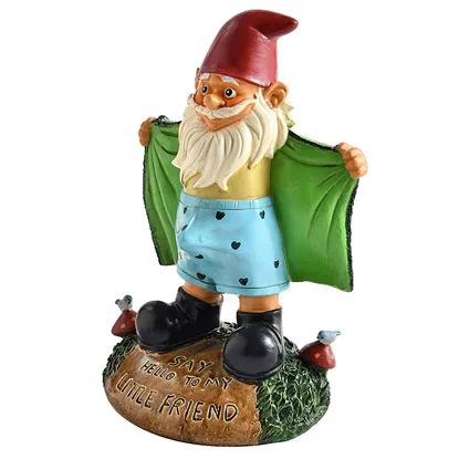 streaker gnome statue